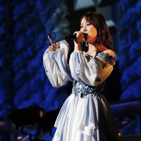 　卒業コンサートで目を潤ませる乃木坂４６・衛藤美彩＝東京・両国国技館