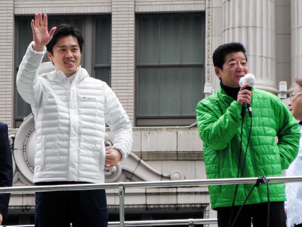 　吉村洋文氏（左）と松井一郎氏