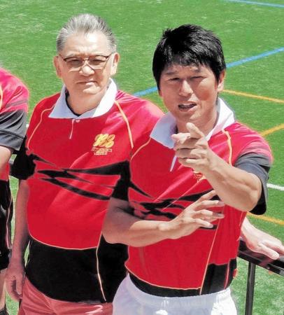 高橋克典（右）と撮影を行った萩原健一さん＝２０１８年７月３０日