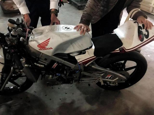 盗まれたバイク発見 新人レーサーがプロ初陣に望み 小川泰平氏が本人の思い伝える 芸能 デイリースポーツ Online