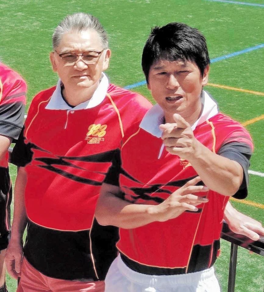 高橋克典（右）と撮影を行った萩原健一さん＝２０１８年７月３０日