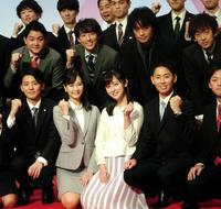 下段左から、仁科健吾（にしな・けんご）アナ、下村彩里（しもむら・さいり）アナ、斎藤ちはる（さいとう・ちはる）アナ、布施宏倖（ふせ・ひろゆき）アナ