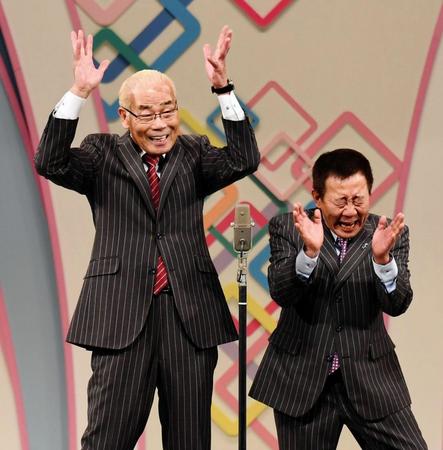 舞台上でブランクを感じさせないオール阪神巨人＝なんばグランド花月（撮影・高石航平）