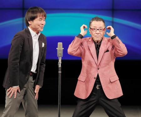 なんばグランド花月の本公演に復帰したＷヤング・平川（右）＝撮影・坂部計介