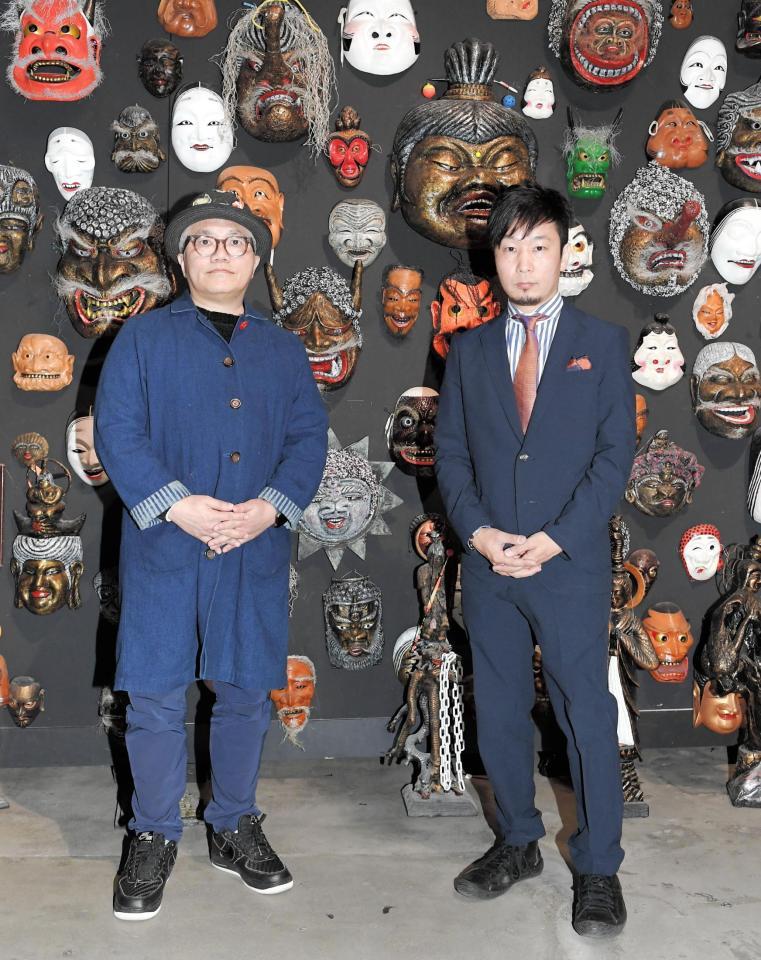 「櫛野展正のアウトサイド・ジャパン展」プレス内覧会に出席した須藤橋博士（左）＝東京都文京区のＧａｌｌｅｒｙＡａＭｏ（撮影・中田匡峻）