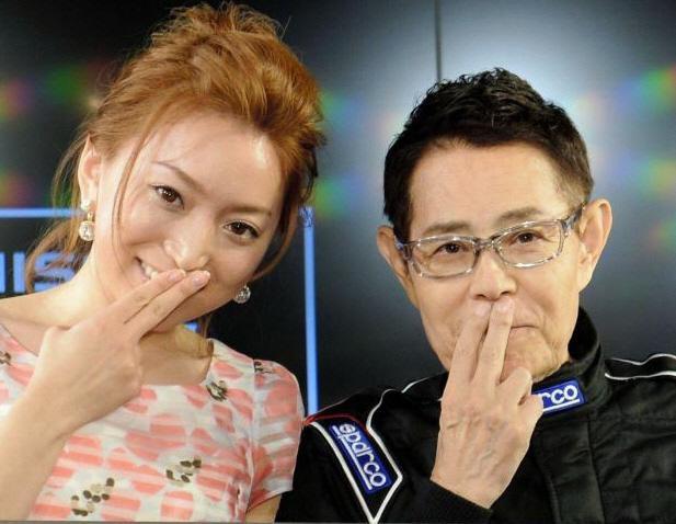 加藤茶（右）と綾菜夫人