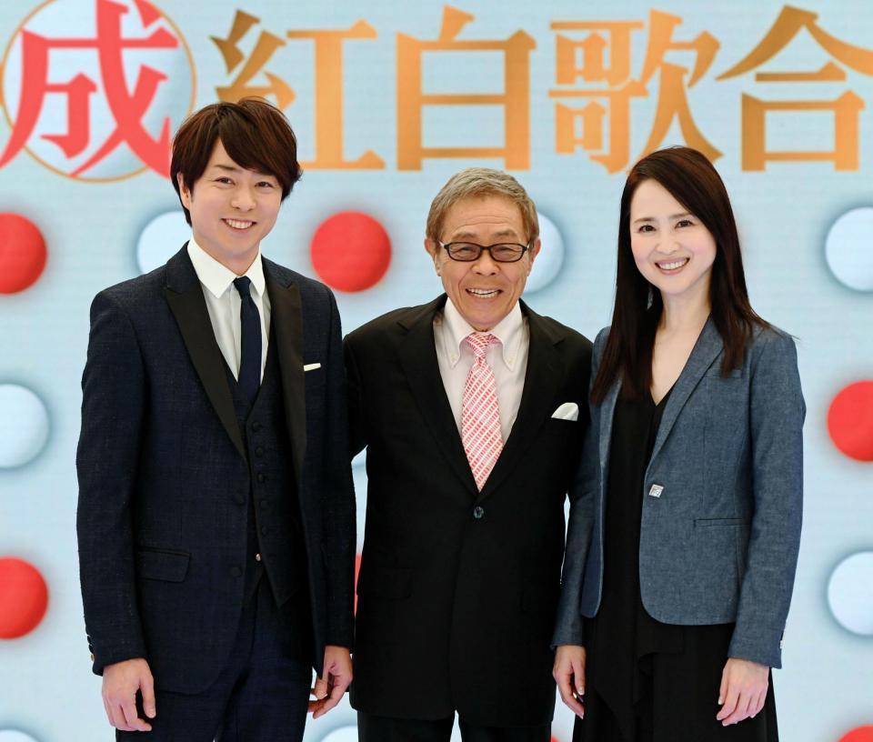 　金髪で登場した北島三郎。左は櫻井翔、右は松田聖子＝ＮＨＫ