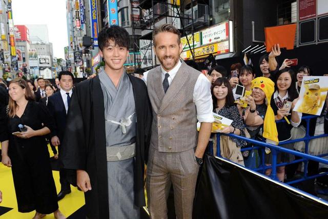 竹内涼真ら歌舞伎町 稲妻カーペット 練り歩く 名探偵ピカチュウ プレミア 芸能 デイリースポーツ Online