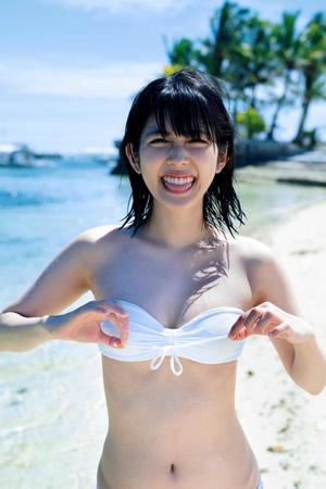 松田るかの写真集「ＲＵＫＡ／ＬＵＣＡ」