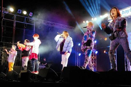 ５曲を披露したＢＡＬＬＩＳＴＩＫ　ＢＯＹＺ＝千葉・幕張メッセ