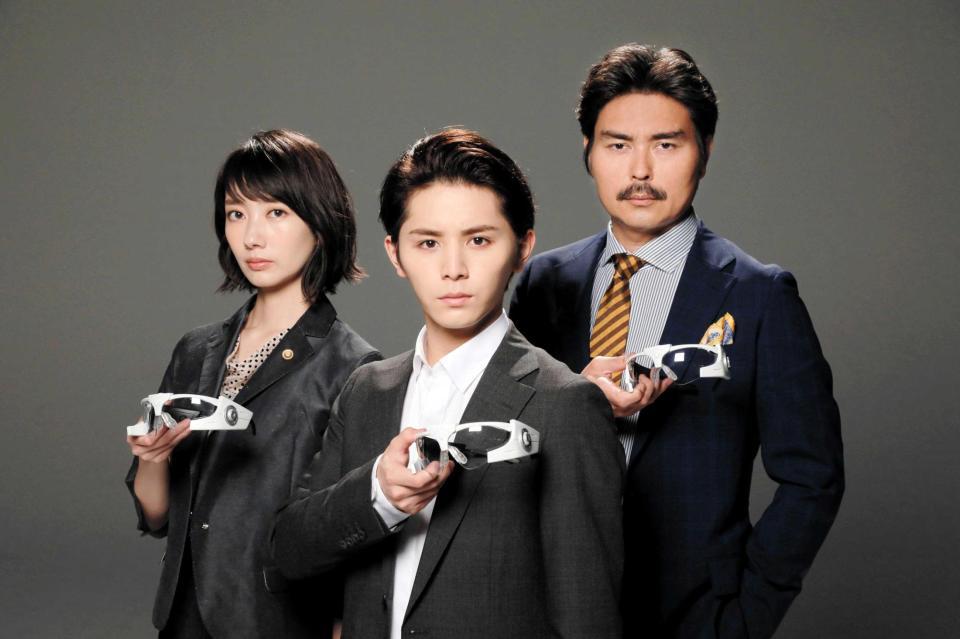 　「もみ消して冬」がスペシャルドラマで復活する。“エリート３きょうだい”を演じた山田涼介（中央）、波瑠（左）、小澤征悦