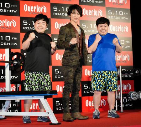 イベントに登場した（左から）ザ・たっちの兄・たくや、武田真治、弟・かずや＝東京タワーメディアセンター