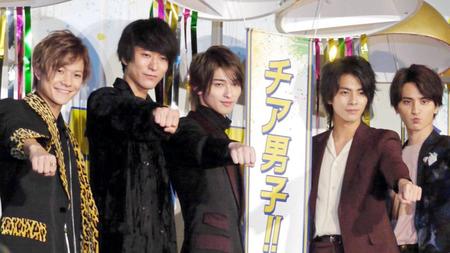 　舞台あいさつした（左から）岩谷翔吾、浅香航大、横浜流星、中尾暢樹、瀬戸利樹＝東京・ＴＯＨＯシネマズ日比谷