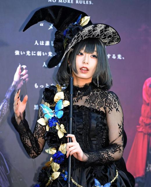 宇垣美里アナ 黒魔女コスプレにご満悦 かなりの完成度 芸能 デイリースポーツ Online