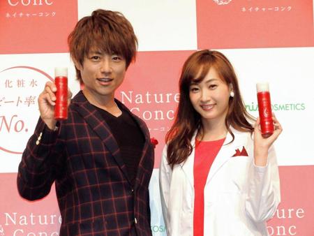 ＰＲイベントに出席した杉浦太陽（左）と藤本美貴＝都内