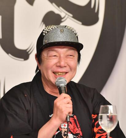 舞台『けむりの軍団』への意気込みを面白おかしく話す古田新太＝東京都内（撮影・園田高夫）