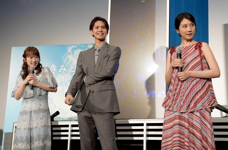 　トークで盛り上がる（左から）川栄李奈、片寄涼太、松本穂香（撮影・金田祐二）