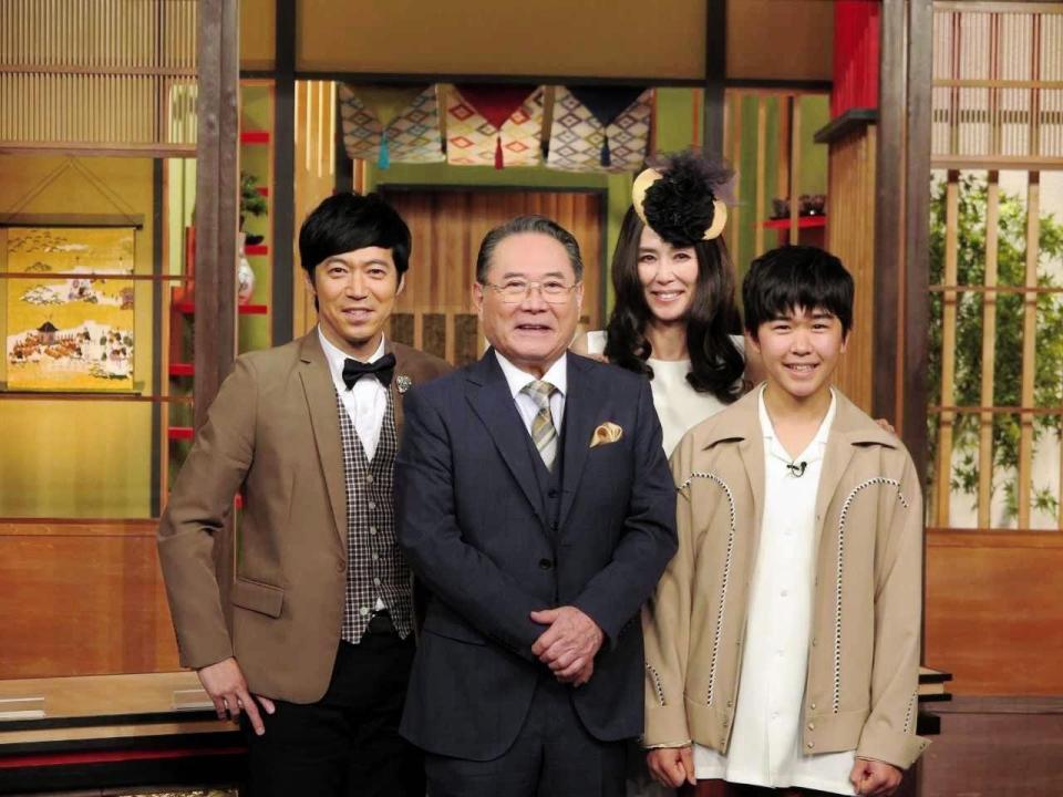 　「二代目　和風総本家」の（左から）東貴博、前田吟、萬田久子、鈴木福（Ｃ）テレビ大阪
