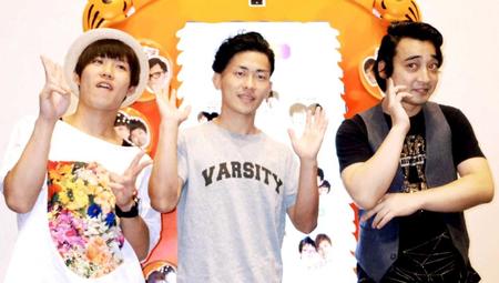 　ジャングルポケットの（左から）おたけ、太田博久、斉藤慎二