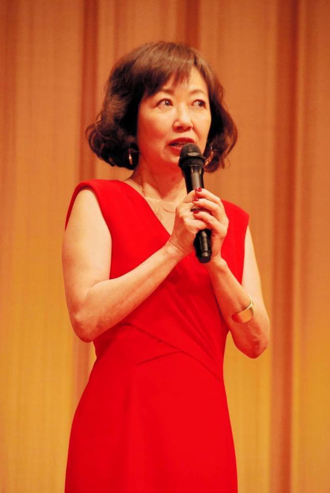 　舞台あいさつで感極まった浅田美代子＝都内