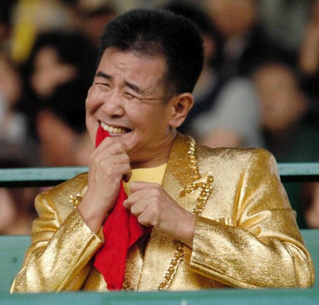横山たかしさん密葬 ひつぎに金ピカ衣装 ほら吹き漫才で一時代 70歳
