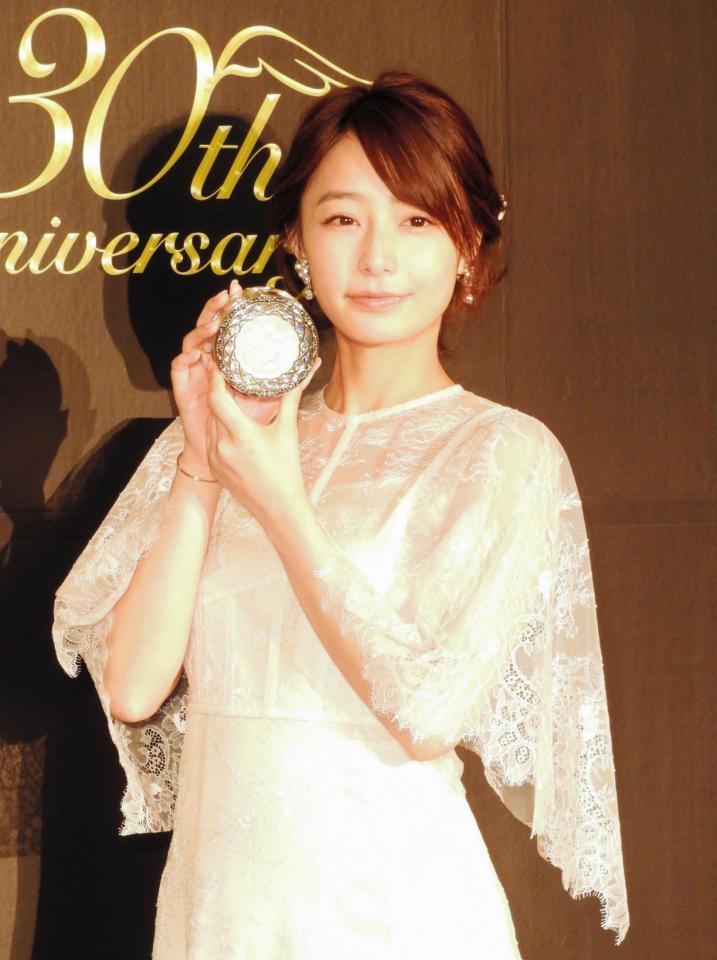 白ドレスで登場した宇垣美里＝都内