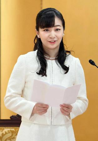 　第６６回産経児童出版文化賞の贈賞式に出席された秋篠宮家の次女佳子さま＝東京都港区の明治記念館（代表撮影）