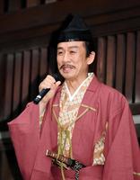 意気込みを語る明智光安役の西村まさ彦＝東京・東宝スタジオ（撮影・開出牧）