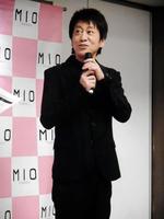 著書「黒いマヨネーズ」のヒット記念イベントを行ったブラックマヨネーズ・吉田敬＝大阪市内