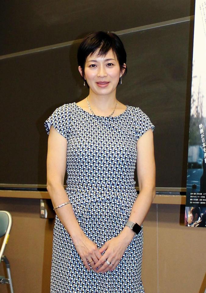 討論集会に参加した東京新聞の望月衣塑子記者＝東京・明治大学