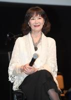 トークショーに登場にほほえむ岸惠子＝横浜みなとみらいホール（撮影・金田祐二）