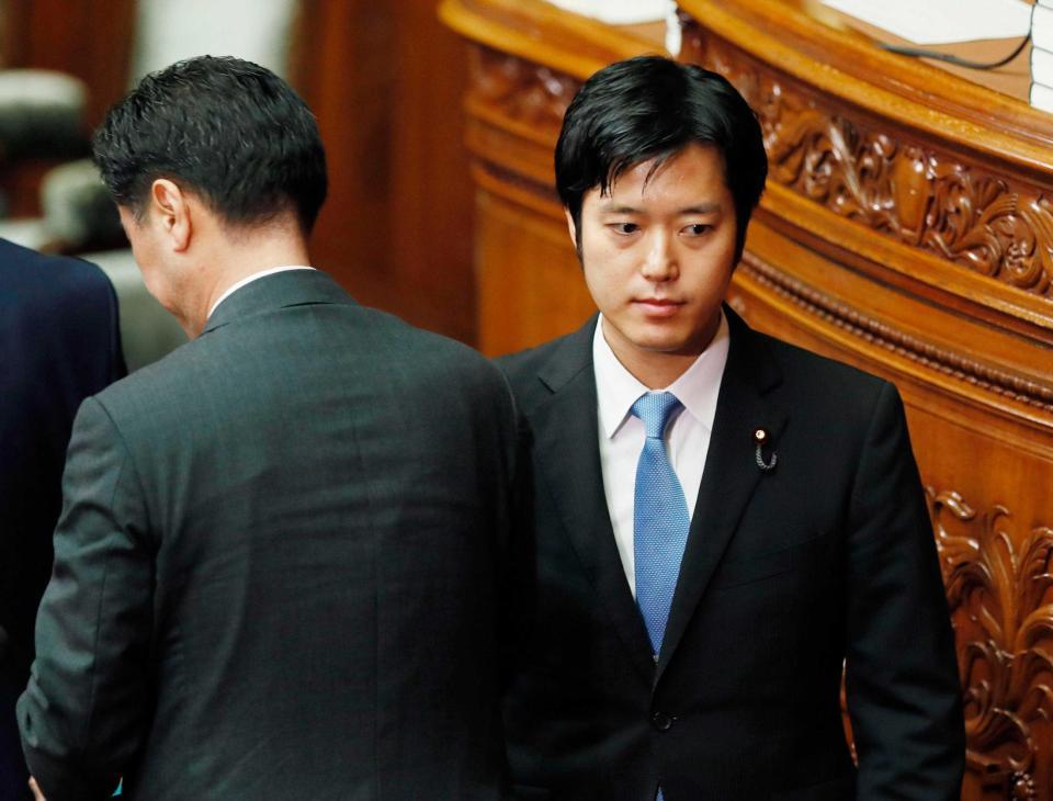 　衆院本会議で、内閣不信任案に反対票を投じた丸山穂高氏