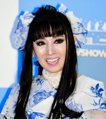 　トークをするプリンセス天功＝都内（撮影・開出牧）