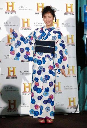 　プレミア試写会に浴衣姿で登場した小島瑠璃子＝都内