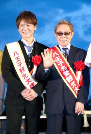 　北島三郎（右）と北山たけし