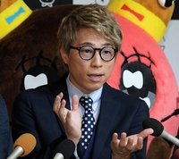 　相方の田村亮や吉本興業について語るロンドンブーツ１号２号の田村淳＝都内（撮影・堀内翔）