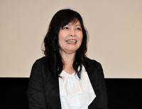 イベントを行った井上麻矢氏＝東京・松竹試写室