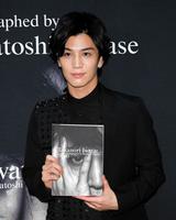 写真集「Ｓｐｉｎ」（俳優で写真家の永瀬正敏が撮影）の発売イベントを行った岩田剛典＝東京・南青山（撮影・堀内翔）