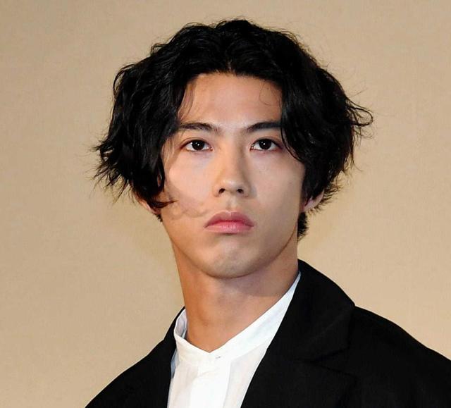 【送料無料】賀来賢人さん掲載ページ（ポスターサイズ）#6375 賀来賢人STAFF 【公式】 (@kentokaku_staff) / Posts / X