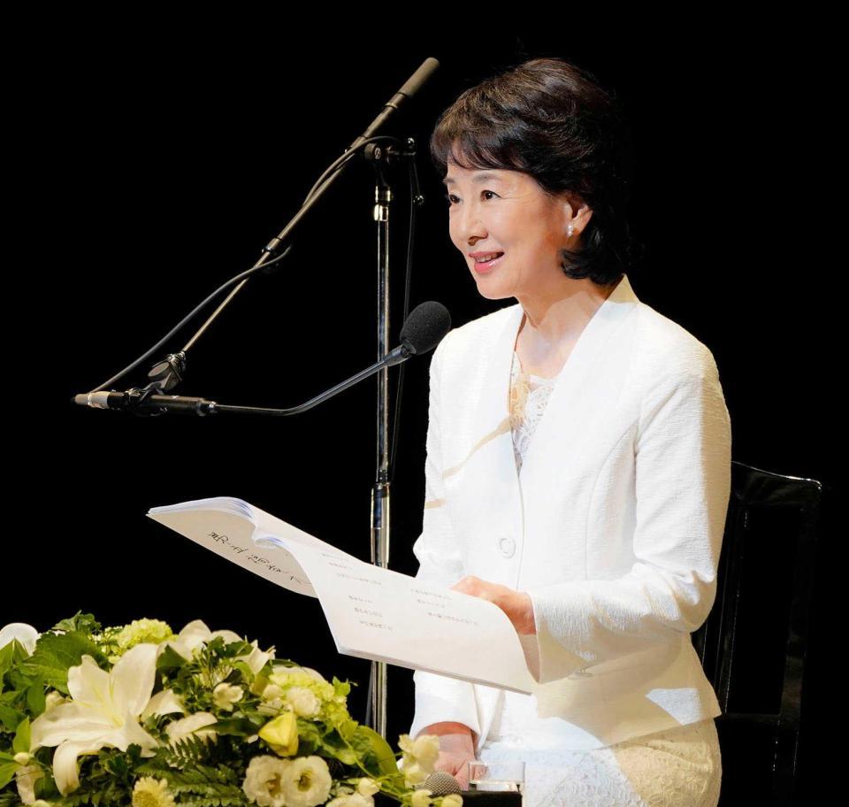 　「第五福竜丸を想って」と題した朗読コンサートを開いた吉永小百合＝津市