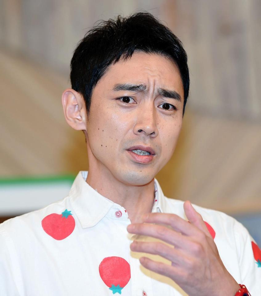 弟の小泉進次郎衆院議員の結婚について語る小泉孝太郎＝テレビ東京　神谷町スタジオ（撮影・開出牧）