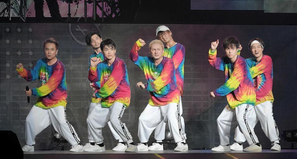 　バイーンと揺れる「バイーンダンス」