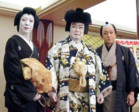 　歌舞伎座９月公演「秀山祭九月大歌舞伎」の会見に登場した（左から）尾上菊之助、中村吉右衛門、松本幸四郎
