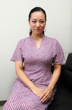 地元広島で初の主役を務める舞台女優の青山恵梨子