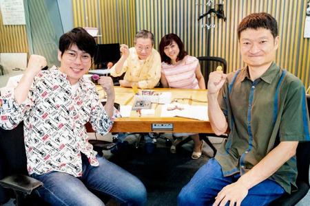 　ニッポン放送「高田文夫のラジオビバリー昼ズ」に出演した（左から）ザブングル松尾陽介、高田文夫、松本明子、ザブングル加藤歩＝東京・有楽町のニッポン放送