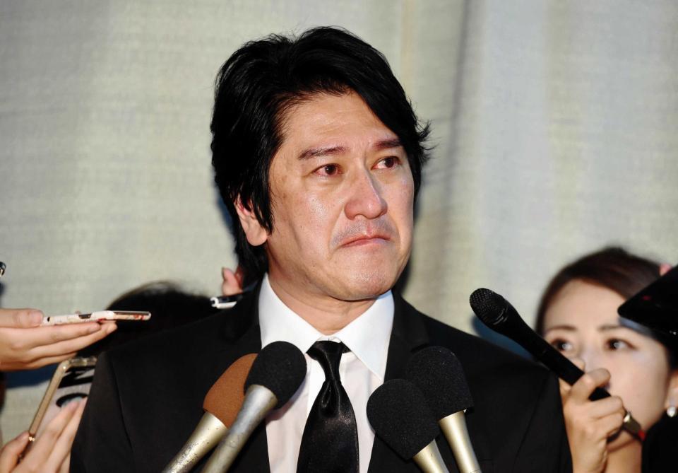 　涙を浮かべながらジャニー喜多川さんを偲ぶ川崎麻世＝４日