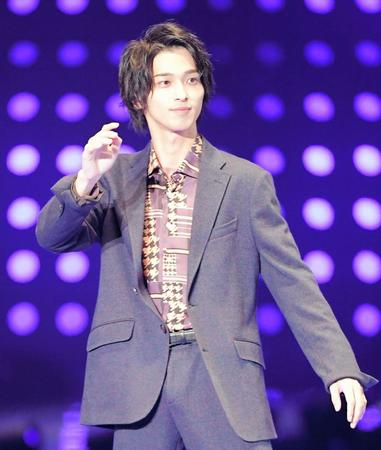 東京ガールズコレクションに登場した横浜流星＝さいたまスーパーアリーナ（撮影・堀内翔）