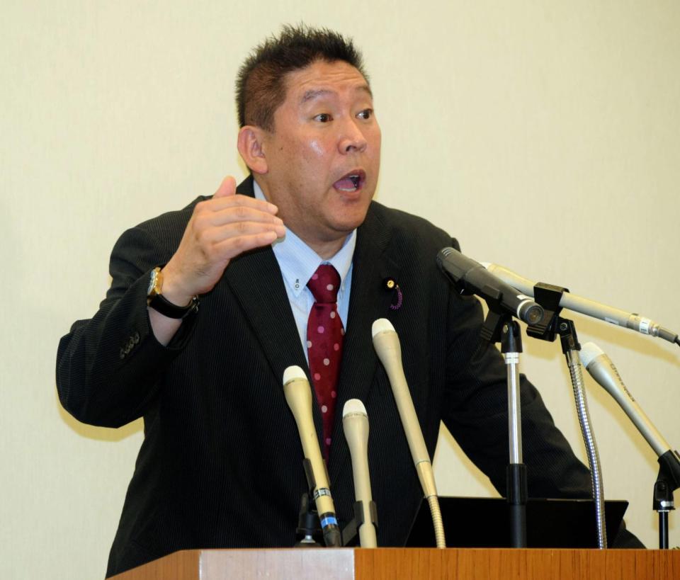 会見を行った立花孝志氏＝東京・参議院議員会館