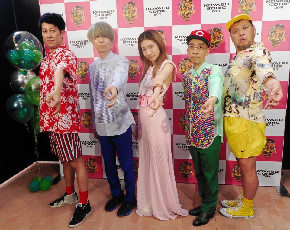 コヤブソニック２０１９に出演したジェニーハイの（左から）小籔千豊、川谷絵音、中嶋イッキュウ、新垣隆、くっきー＝インテックス大阪