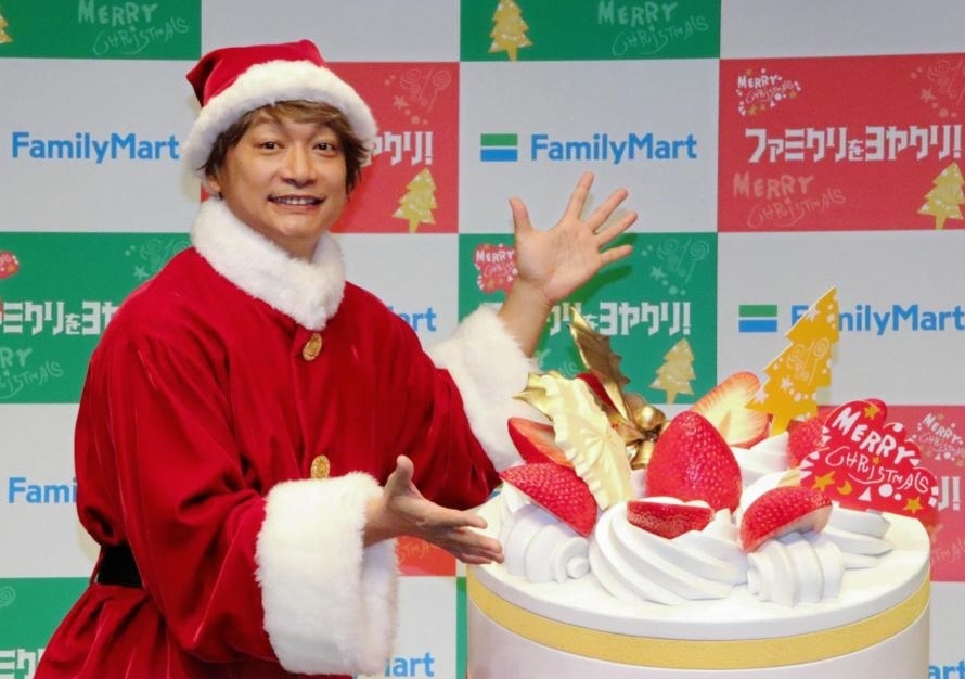 ファミリーマートのクリスマスケーキをプロデュースした香取慎吾＝東京・東銀座